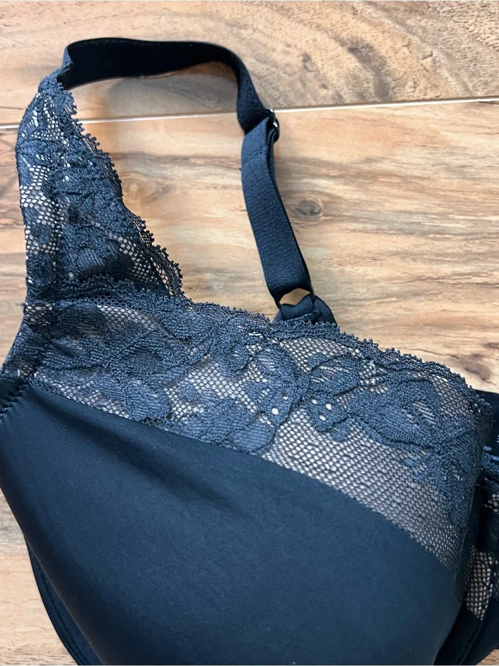 Olga Cloud 9 Bra 38D Black Lace Underwire Light Lift Super Soft Flexible Fit